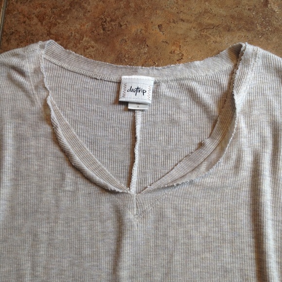 Daytrip Top Size Small - Picture 4 of 4
